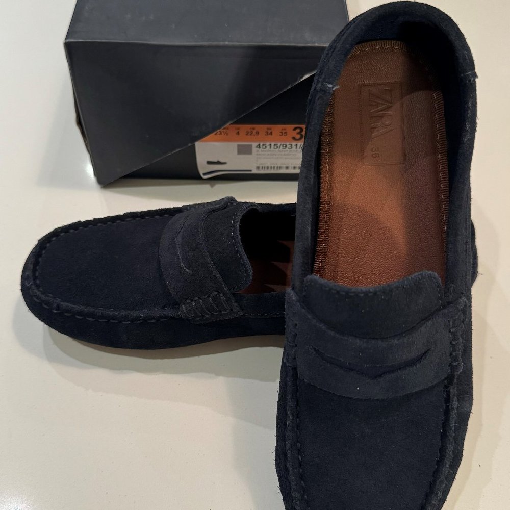 Zara Boys Shoes - Mocasin Classico Navy Blue (worn once) box - size USA 4